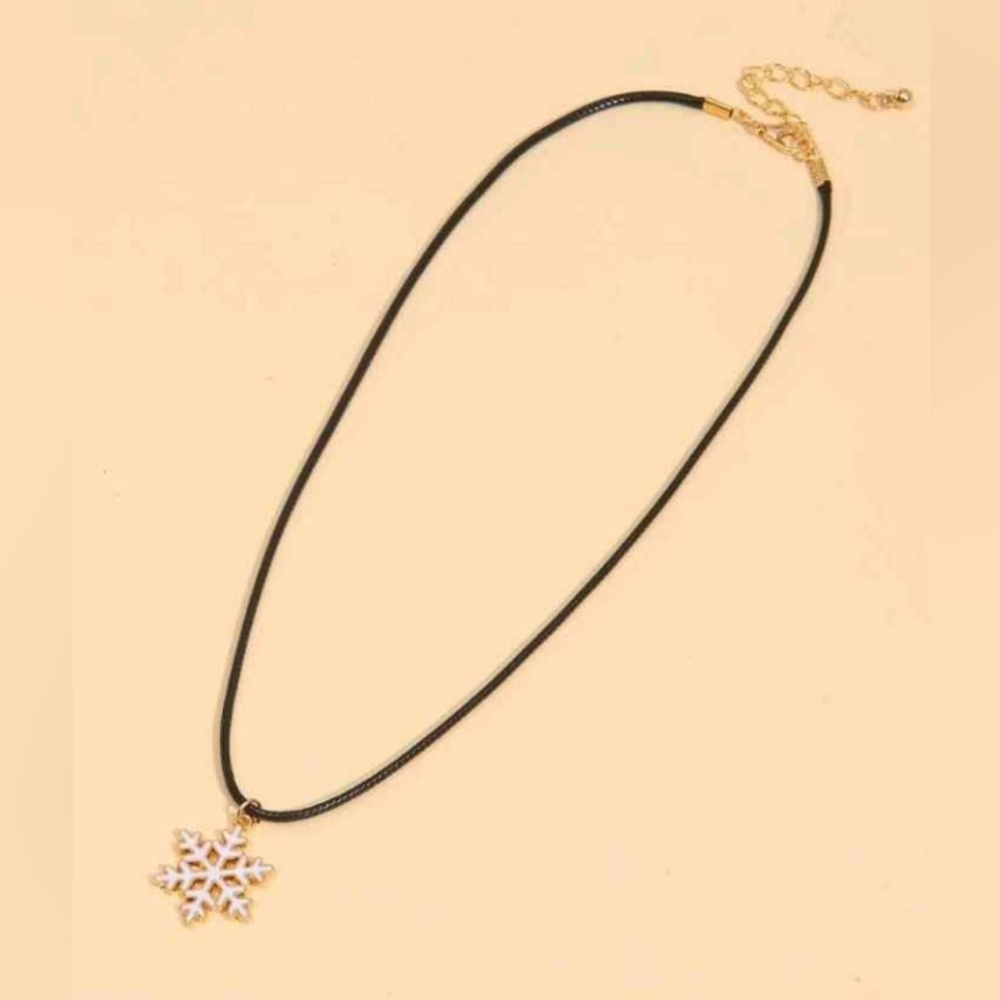 Snowflake necklace